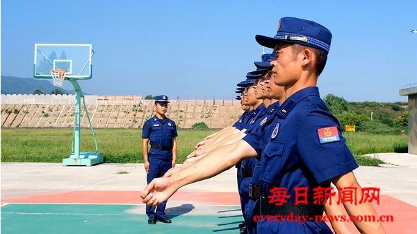 大练兵丨国家消防救援局陕西机动队伍“三栖