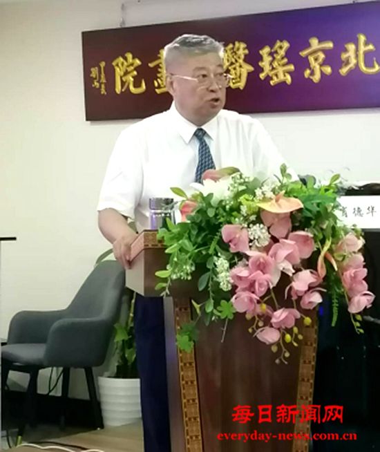 仁心圣手除病痛，脊源绝学天下颂-----