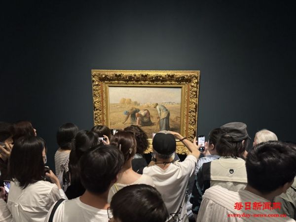 暑期过半：多地热门景区门票连日售罄，游客