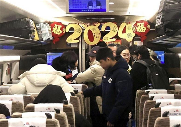 这几个暖心“安排” 护航雨雪中的春运路