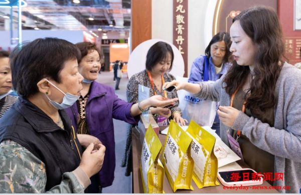 老字号“组团”亮相品博会