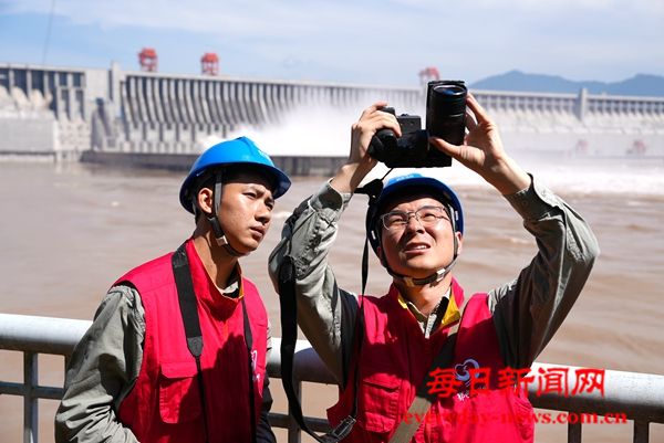 按33333333333333.jpg 按33333333333333.jpg