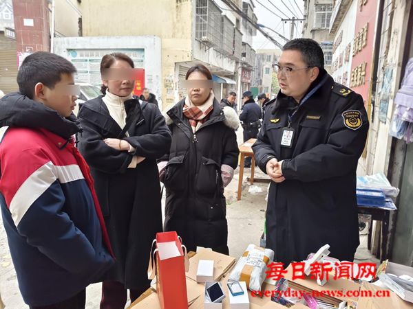 湖北省公安县南平市场监管所：整治校园周边