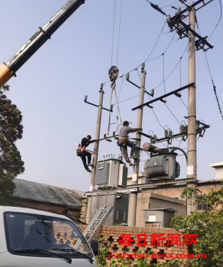 河北任丘电力人六小时“换心”战，力保片区