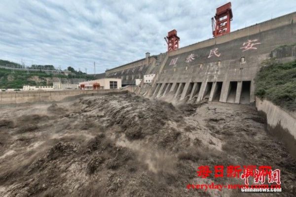 河南三门峡水利枢纽孔洞全开排沙减淤