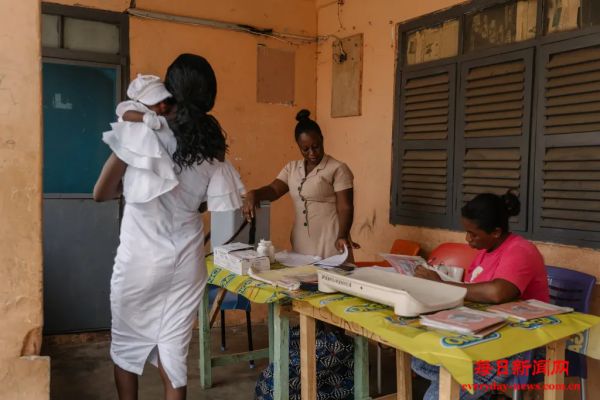 特朗普政府计划焚烧970万美元避孕产品，