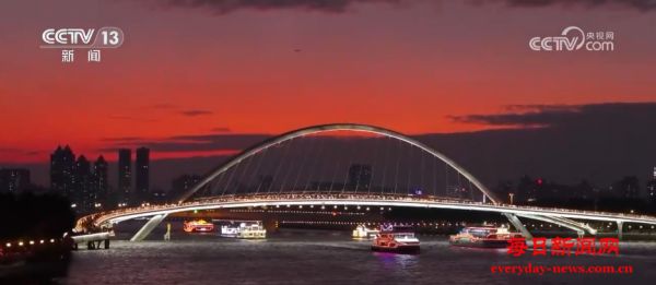 奋进的中国 我们的“十四五” | 风从草