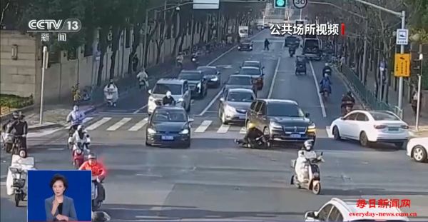 骑电动自行车闯红灯被撞 为什么不是“谁弱