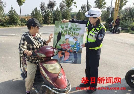 【交通安全百日行动】万荣公安交警进辖区开