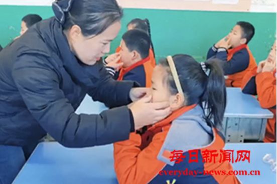 山东一小学“土方护眼神操”让孩子们的视力